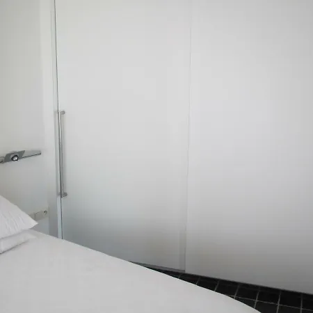 Malibu Apartment *